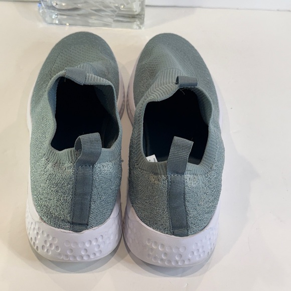 Avia Gray Athletic Shoes - Picture 5 of 16